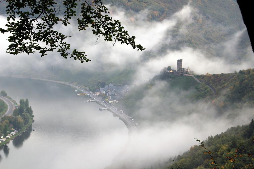 Hotel Haus Burg Metternich Beilstein  Eksteriør billede